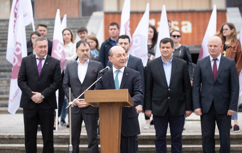 Traian Basescu deschide lista PMP la europarlamentare, Eugen Tomac este pe locul doi