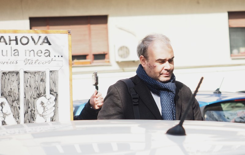 Bilanțul lui Darius Vâlcov în fața judecătorilor: Ca senator a „scăpat Munții Apuseni de cianură”, iar ca pușcăriaș a crescut „trei generații de pisici”