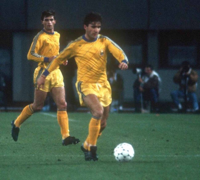 Gică Hagi îi datorează debutul la națională lui Mircea Lucescu. Foto: Imago Images