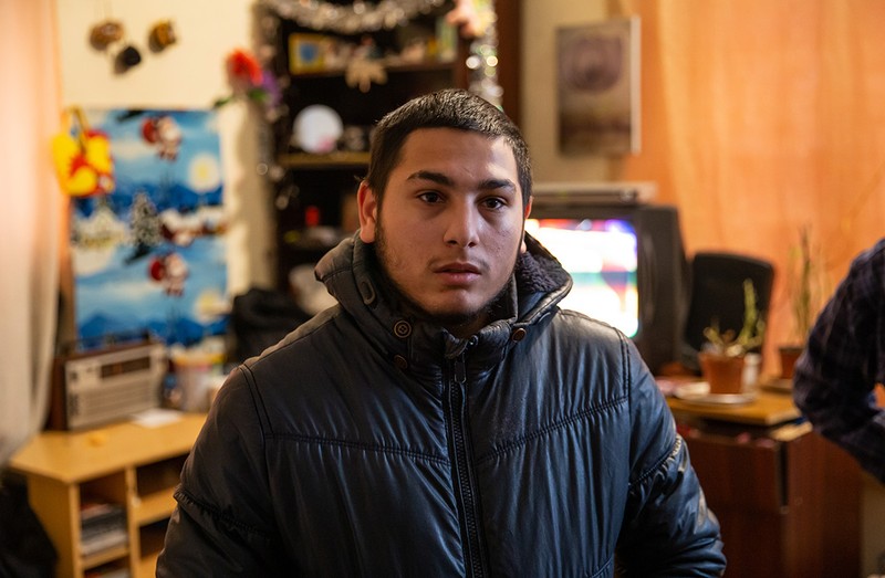 Gabriel spune că a încercat de mai multe ori să se angajeze cu acte în regulă, dar rasismul a reprezentat un obstacol pe care nu a reușit până acum să îl depășească