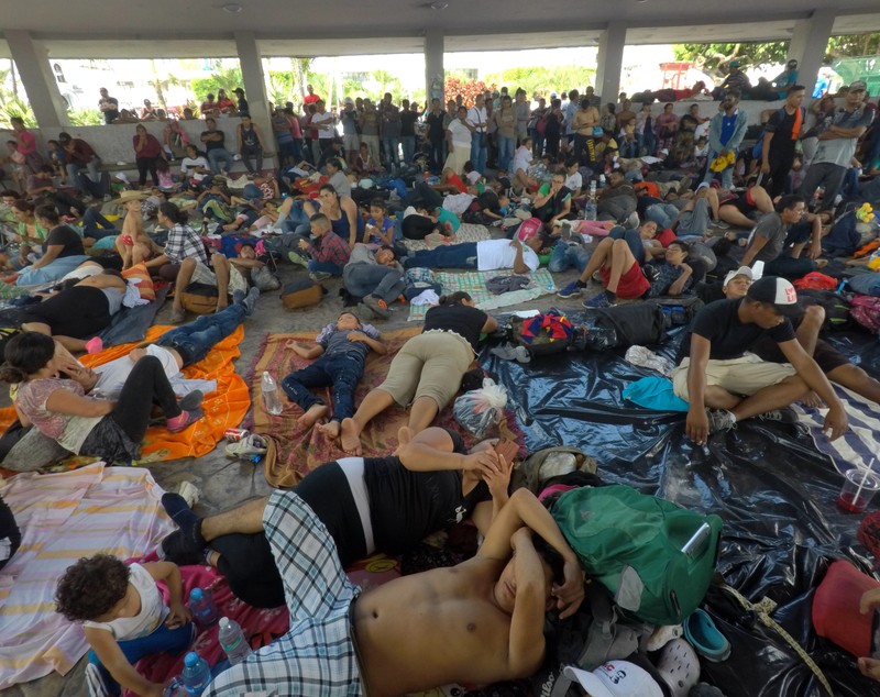 FOTO | Caravana uriașă de imigranți care se îndreaptă spre SUA se micșorează. Decizia luată de mii de oameni