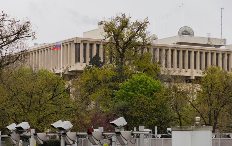 Ambasadorul Rusiei la Paris se plânge că nu mai poate cumpăra combustibil: „La instigarea unei bănci belgiene”