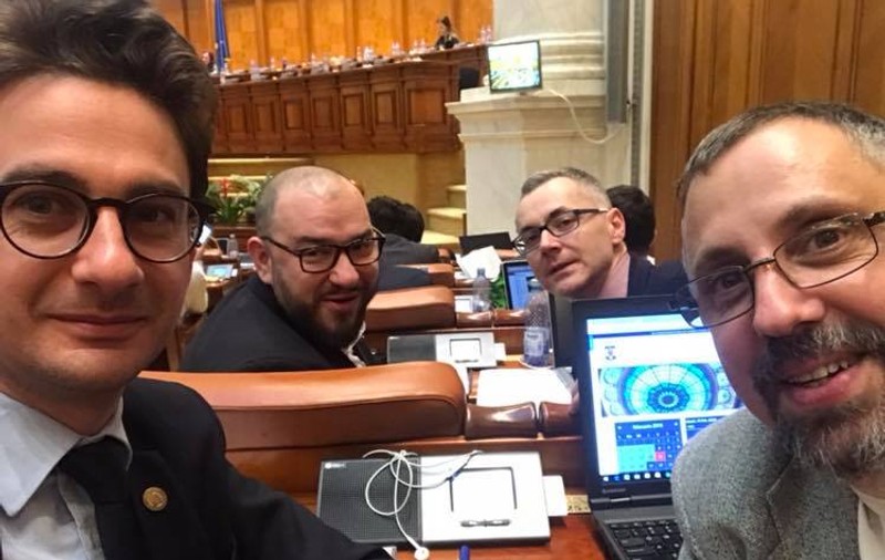 USR, detalii din discuţia Comisiei de la Veneţia cu cei din comisia Iordache. Nicolicea s-a plâns că, din cauza boxelor aduse de Opoziţie, s-au strecurat greşeli în legile justiţiei