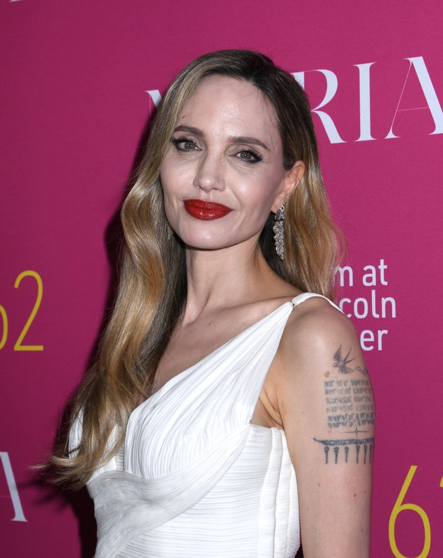 Imagini cu Angelina Jolie și trei dintre copiii ei la Festivalul de Film de la New York. Fiica Zahara e la fel de elegantă ca mama ei