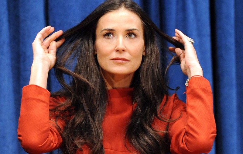 Demi Moore: "Ajutor! Faţa mea cade şi nu pot să fac nimic'"