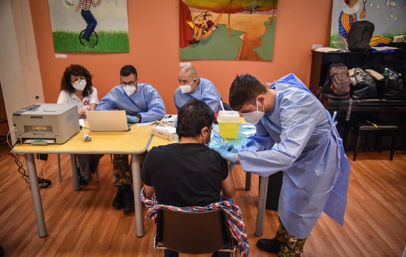 Uniunea Europeană a depășit SUA la rata de vaccinare cu prima doză anti-COVID-19