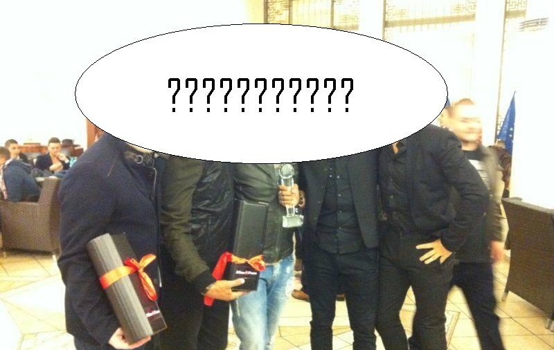 Nervos din cale afară! Un artist a trântit şi a aruncat sticle în văzul tuturor în culisele premiilor MMA
