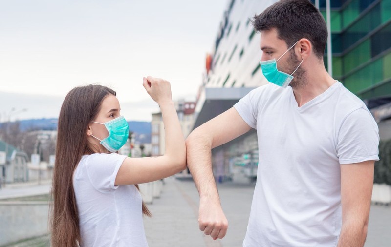 Cât timp sunt bolnavii de coronavirus contagioși - sau de ce un test pozitiv nu înseamnă neapărat că virusul poate fi dat mai departe