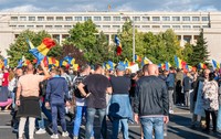 Manifestaţii paşnice împotriva violenţei şi extremismului sunt organizate duminică, 20 septembrie, în mai multe oraşe din România: Bucureşti, Iaşi, Oradea şi Timişoara. Sursă foto Shutterstock