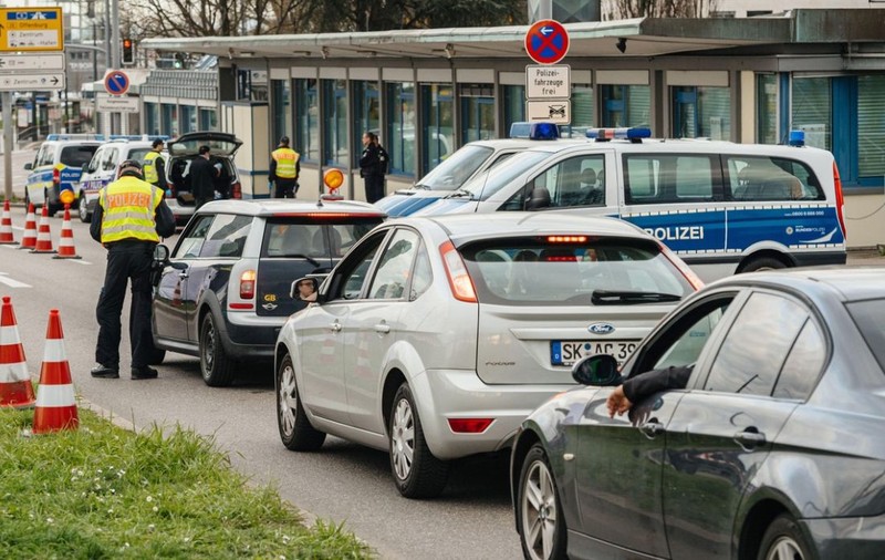 Germania prelungește controalele la toate granițele pentru încă șase luni și a notificat deja Comisia Europeană