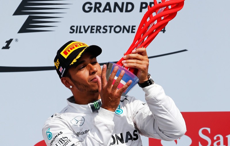 Lewis Hamilton a câştigat Marele Premiu al Marii Britanii. Acesta s-a apropiat de Rosberg la general
