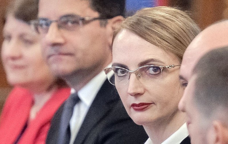 Înalta Curte, condusă de Lia Savonea, încearcă din nou să blocheze legea pensiilor magistraților cu o zi înainte ca CCR să se pronunțe: „Pensiile ar scădea cu până 51%”