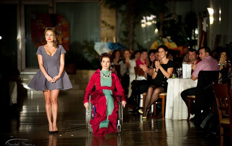 FRUMUSEŢEA din SCAUNUL CU ROTILE. Femeile care DEMONSTREAZĂ că NU EXISTĂ COMPLEXE