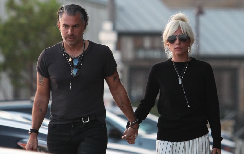 FOTO | Lady Gaga s-a despărţit de logodnicul ei, Christian Carino