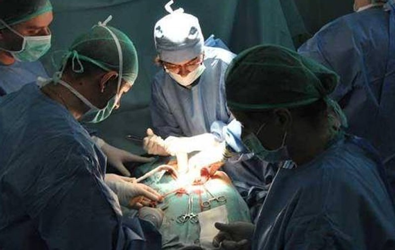 Medicii din Cluj OPEREAZĂ FĂRĂ BISTURIU! Uite cum este posibil
