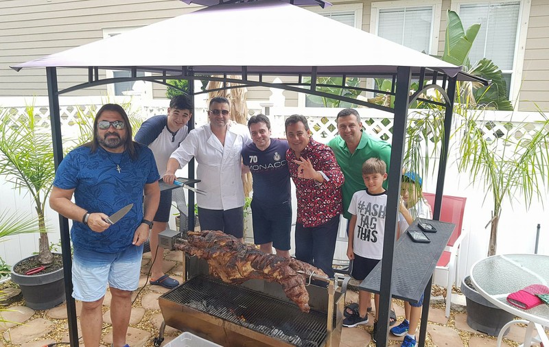 VIDEO EXCLUSIV. Ionuț Dolănescu și Gheorghe Gheorghiu au sărbătorit Paștele în Florida, cu miel la proțap și bere românească