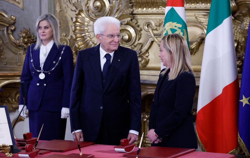 Giorgia Meloni și membrii cabinetului său au depus jurământul. Italia are, oficial, prima femeie premier