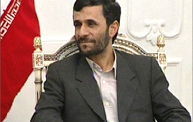 Mahmoud Ahmadinejad tratează pe toată lumea drept "idioată"