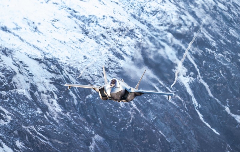 NATO a mobilizat avioane de luptă F-35 pentru prima oară, în timpul atacului rușilor în Ucraina, pe 15 ianuarie
