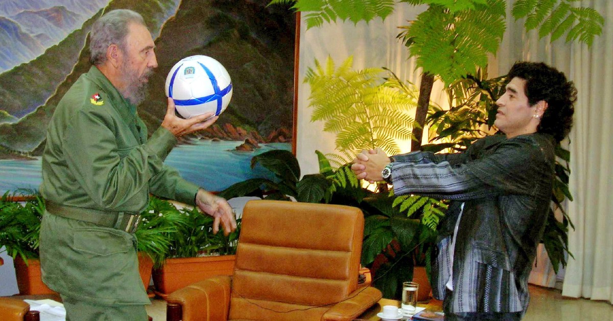 Fidel Castro și Diego Maradona EPA/-