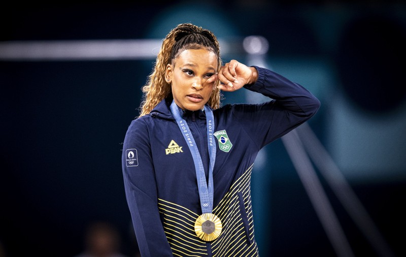 Gimnasta Rebeca Andrade, de la copilăria în favelă la aurul olimpic: „A crescut fără tată. A vrut să renunțe din cauză că nu aveau bani”
