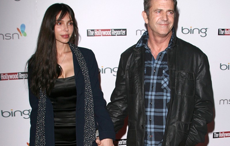 Lui Mel Gibson îi trimiteau prietenii prostituate în încercarea de a-l despărţi de rusoaica Oksana