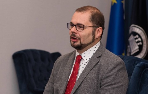 Retragerea miniștrilor PSD declanșează lupta pentru majoritate. „Acum e o vânătoare în Parlament”, spune un profesor de științe politice