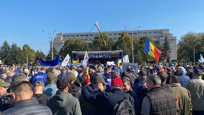 Presa din Ucraina vede o amenințare în criza politică din România: „Ar putea lua locul pe care l-a avut Viktor Orban”