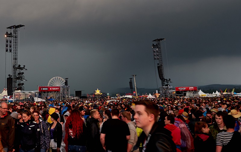 A treia zi a festivalului Rock am Ring a fost anulată. Numărul răniților de fulger a ajuns la 71