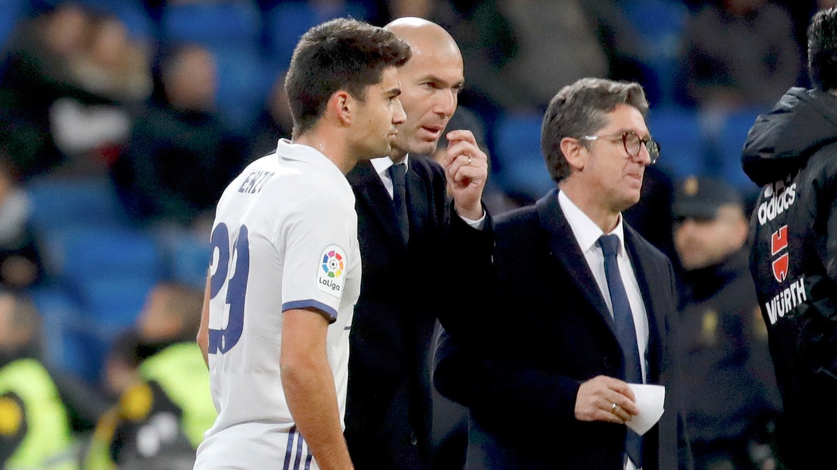 Enzo Zidane a fost „debutat” de tatăl său, Zinedine EPA/JUANJO MARTIN