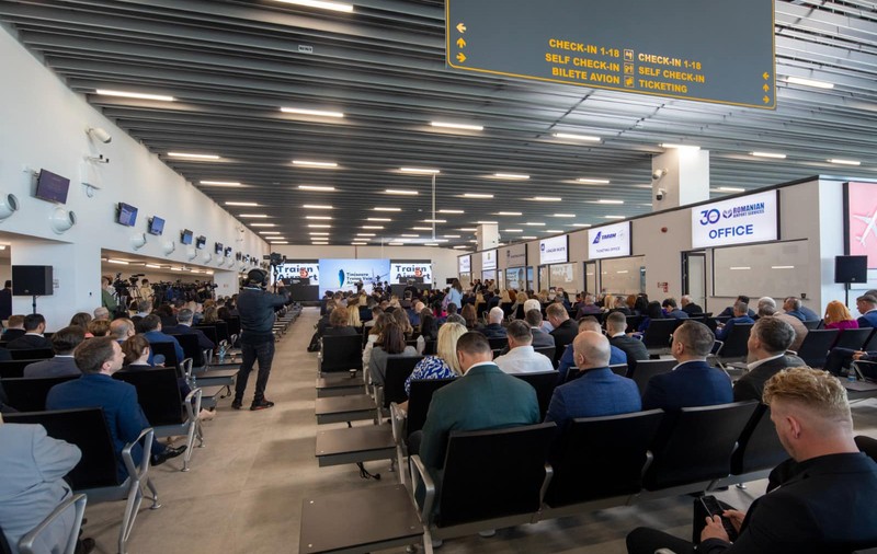 Indicii referitoare la sursa mirosului de hazna din Aeroportul Timișoara: „Credem că vine din tavan”