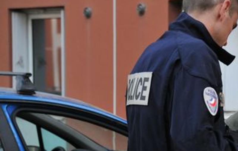 Un bărbat și-a ucis soția apoi a incendiat mașina în care se aflau copiii