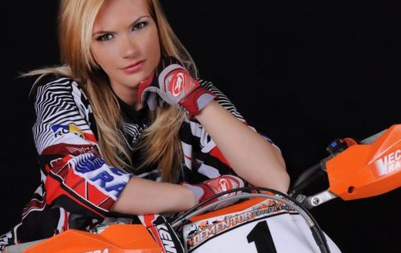 Andrea Goga şi Sorina Sandu iau taurul de coarne la Red Bull Romaniacs, cel mai dificil eveniment de enduro din lume