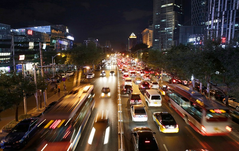 CORESPONDENȚĂ DIN BEIJING, CAPITOLUL 3 | Jurnal de călătorie al scriitoarei Doina Ruști: O cină la Beijing, alături de un profesor de caligrafie chineză