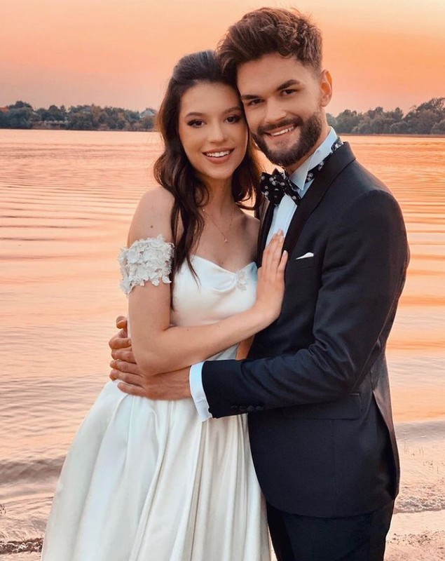 Cleopatra Stratan, replică jignitoare pentru Bursucu, în direct, la TV. Ce a deranjat-o pe artistă: „Era prima întrebare a oricărui idiot”