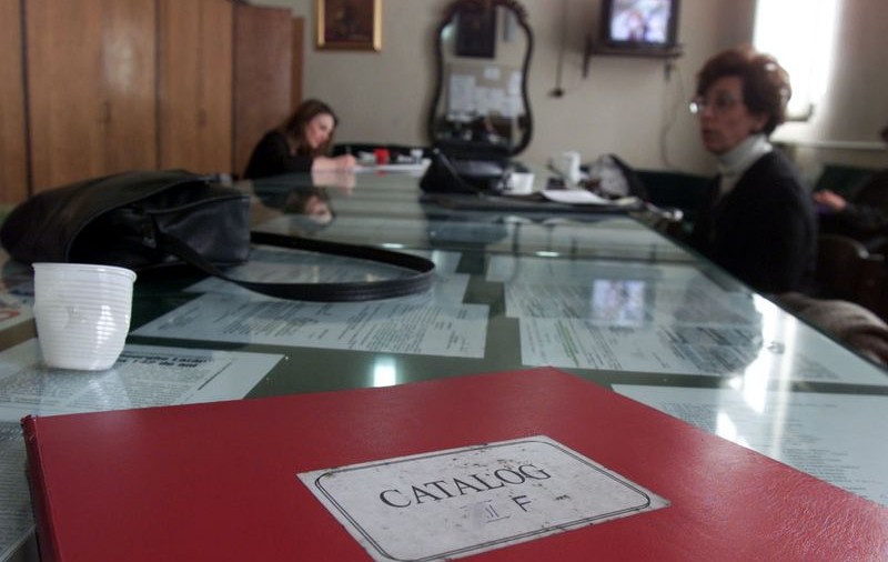 Elevii din clasele I-VIII din Capitală nu încep luni şcoala