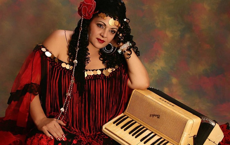 Cornelia Catanga, „regina muzicii lăutărești”, avea o voce de aur, dar puțini știu despre ea cum cânta la acordeon, „ca bărbații”