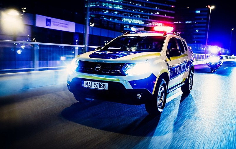 Focuri de armă și o urmărire ca în filme pe străzile din București. Polițiștii au prins patru hoți
