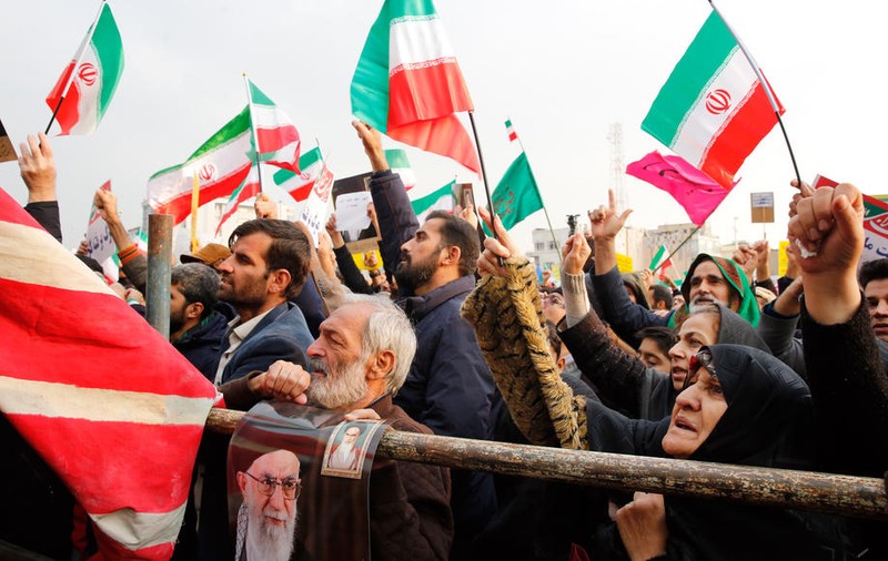 Activist iranian: Cum a închis Teheranul Internetul, pentru a reprima sângeros revolta populației. Distopia iraniană este o lecție pentru întreaga lume