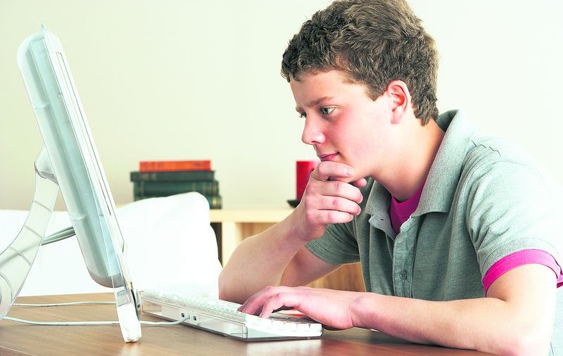 Copilul e dependent de internet?