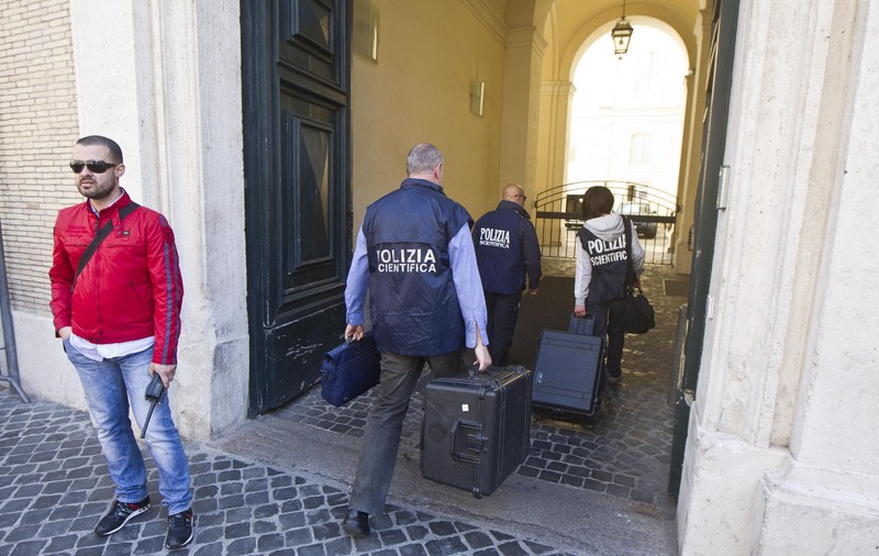 FOTO | Rămășițe umane descoperite într-o clădire a Vaticanului. Ar putea desluși un mister vechi de 35 de ani