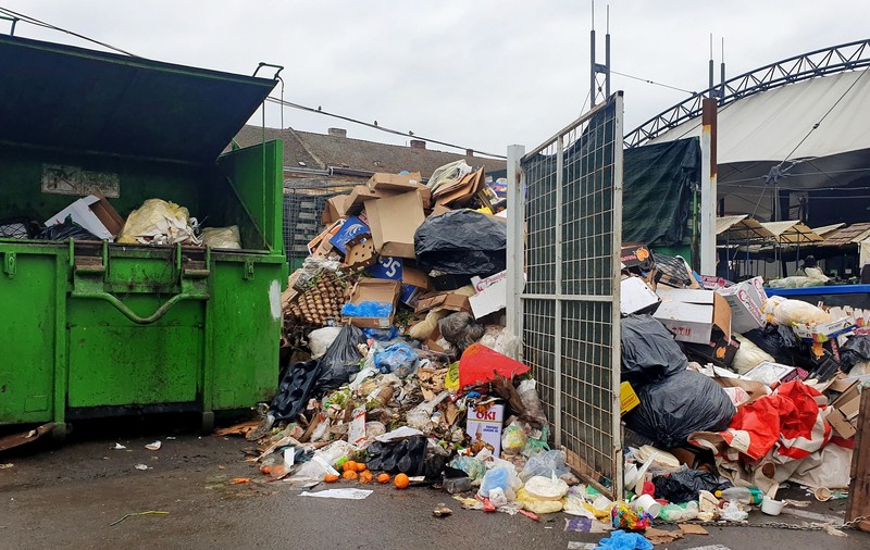 Prefect București: Romprest nu poate sista colectarea deșeurilor, iar Primăria Sectorului 1 trebuie să achite datoriile