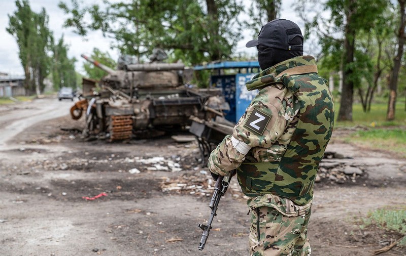 Un colonel rus și-a ucis soldații răniți, care nu mai puteau merge, povestesc militarii capturați de armata ucraineană