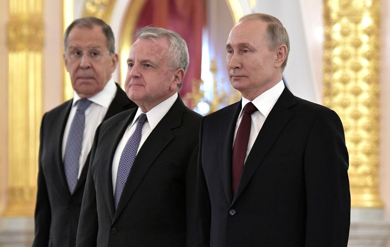 Ambasadorul american la Moscova se întoarce în țară pentru consultări, pe fondul crizei din relația SUA-Rusia