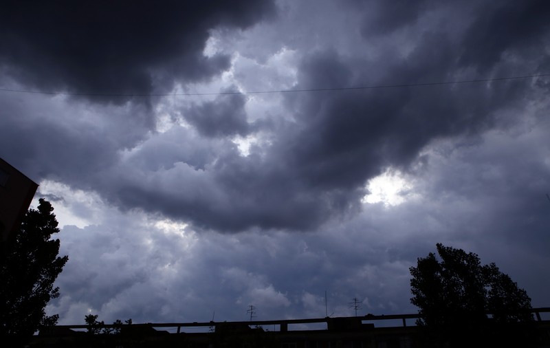 De mâine, temperatura scade dramatic, iar de marţi, creşte brusc! Specialiştii avertizează:  ”În sistemul climatic avem din ce în ce mai multă energie!”