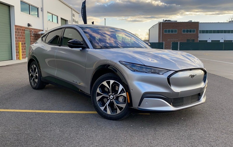 Ford atacă Tesla prin modelul electric Mustang Mach-E. Iconica mașină sport devine un SUV