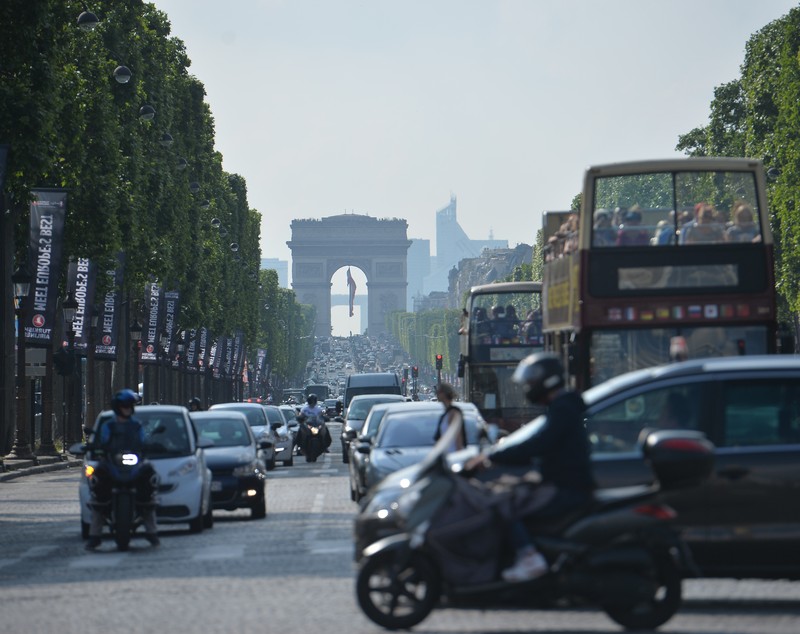 Euro 2016. Reportaj din infernul de la Saint-Denis. Vineri jucăm aici, pe Stade de France, cu gazdele! ”Explodează câte o bombă la două săptămâni și se trage cu Kalașnikovul” EXCLUSIV&FOTO