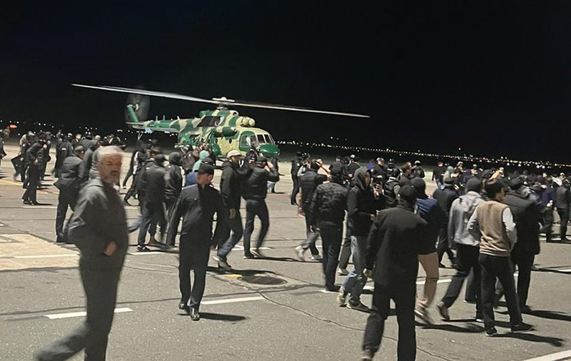 Kremlinul, despre revolta de pe aeroportul din Daghestan: Este rezultatul unei „influențe externe”