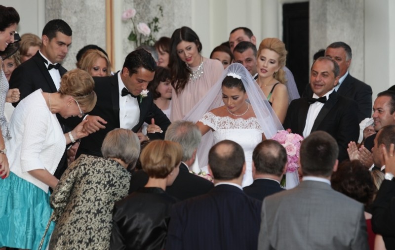 EBA a avut PROBLEME CU ROCHIA, la biserică! Uite cine a ajutat-o să iasă din impas | FOTO