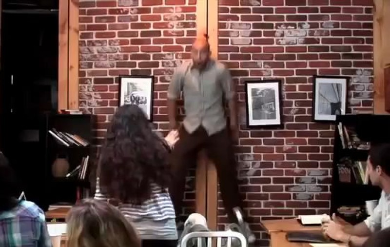 Mai ceva ca-n "EXORCISTUL"! Uite ce AU PĂŢIT CLIENŢII unei CAFENELE